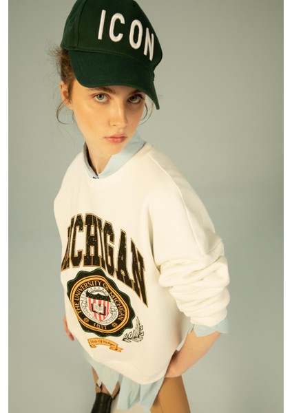 Oversize Fit Bisiklet Yaka Sweatshirt Y6942AZ22AU fiyatları