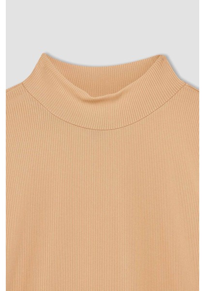 Slim Fit Yarım Balıkçı Yaka Kısa Kollu Tişört V6845AZ22AU