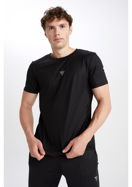 Fit Slim Fit Bisiklet Yaka Sporcu Tişört X6142AZ22AU
