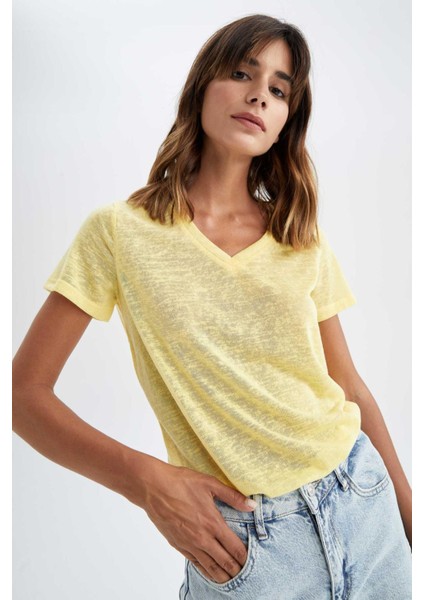 Regular Fit V Yaka Kısa Kollu Tişört Z0402AZ22HS modelleri