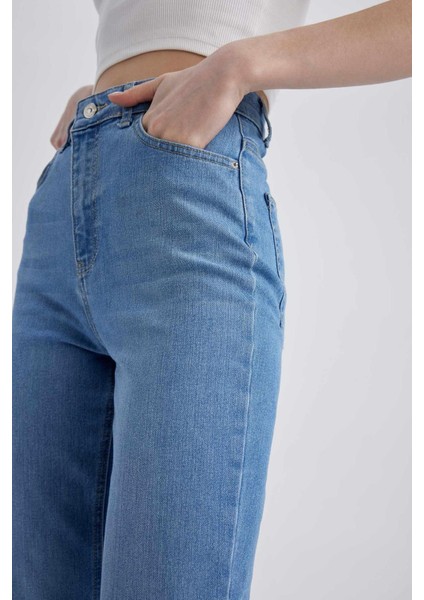 Slim Flare Fit İspanyol Paça Yüksek Bel Yırtmaçlı Jean Pantolon A2224AX23SP indirimleri