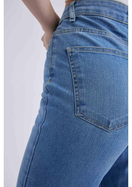 Slim Flare Fit İspanyol Paça Yüksek Bel Yırtmaçlı Jean Pantolon A2224AX23SP
