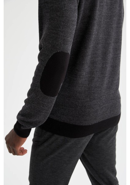 Slim Fit Bisiklet Yaka Yamalı Kol Detaylı Triko Kazak R1110AZ21WN