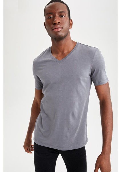 Slim Fit V Yaka Basic Tişört M7668AZ22SP