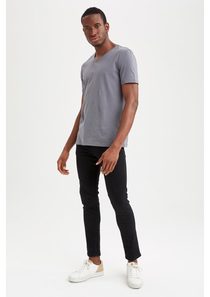 Slim Fit V Yaka Basic Tişört M7668AZ22SP