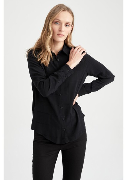 Regular Fit Dokulu Uzun Kollu Gömlek M9480AZ23SP