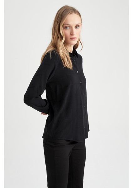 Regular Fit Dokulu Uzun Kollu Gömlek M9480AZ23SP