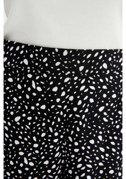 Desenli Beli Lastikli Relax Fit Mini Şort K6681AZ22HS