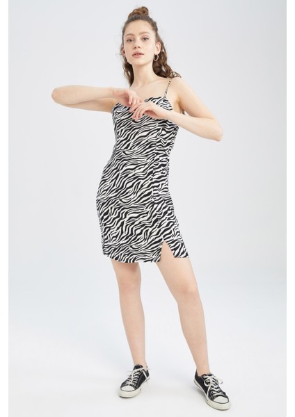 Coool Bodycon Kare Yaka Zebra Desenli Askılı Mini Elbise W7603AZ22SM fiyatları