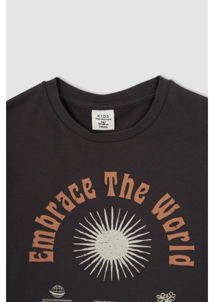 Erkek Çocuk Oversize Fit Sırt Baskılı Pamuklu Penye Kısa Kollu Tişört W8905A622SP fiyatları