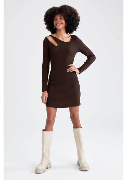 Bodycon Slim Fit Bisiklet Yaka Kesik Detaylı Uzun Kollu Kaşkorse Mini Elbise X3623AZ22SP fırsatları