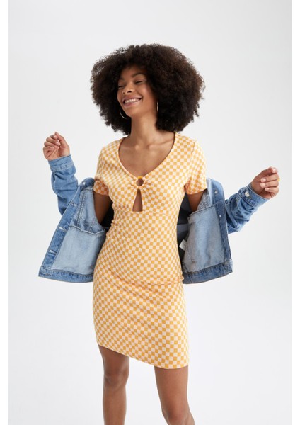 Bodycon Yuvarlak Yaka Pötikareli Dekolteli Kısa Kollu Mini Elbise X4614AZ22SP