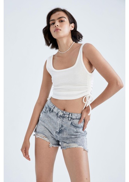 Yırtık Detaylı Mini Jean %100 Pamuk Şort Y8087AZ22HS fiyatları