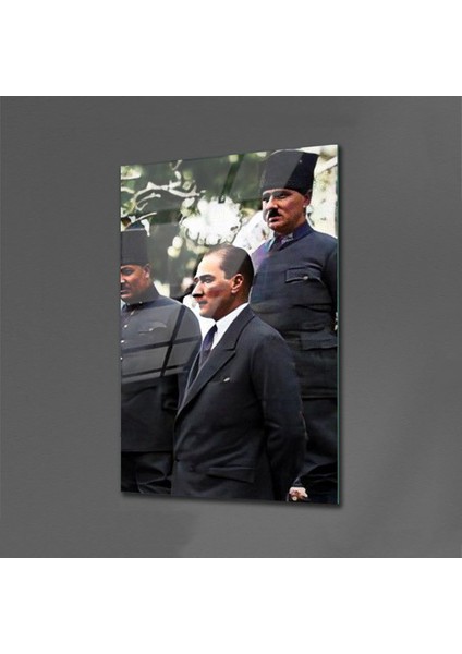 Atatürk ve Yaverleri Cam Tablo
