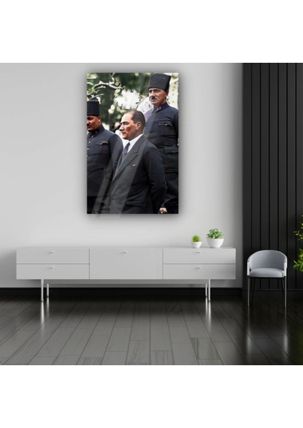 Atatürk ve Yaverleri Cam Tablo