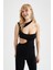 Slim Fit Bisiklet Yaka Dekolte Detaylı Çıtçıtlı Body X4863AZ21WN 3