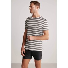 Beyaz Gri Çizgili Bisiklet Yaka Saf Pamuk T-Shirt
