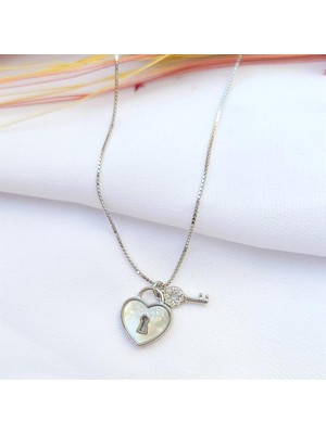 Pier Gümüş Sedefli Gümüş Kalp Kolye