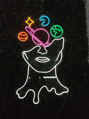 Dekoraven Space Face Uzay Satürn Neon LED Tabela Duvar DEKORU(80X50CM)