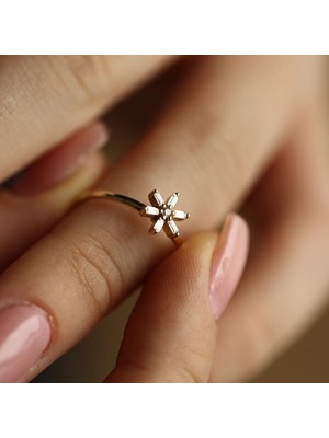 By Milo Jewellery Daisy Taş Detaylı Altın Yüzük