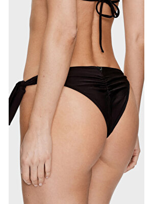 Guess Jevel Yanlardan Bağlamalı Brazilian Bikini Altı Kadın Bikini Altı E3GO06 MC04Q Jblk