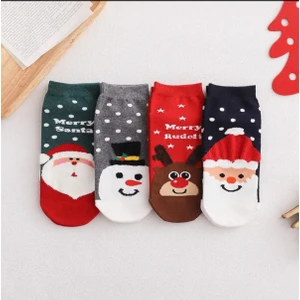Çorap Dünyam 4’ çift Yilbaşi Christmas Noel Renkli Pamuklu Patik Çorap Seti