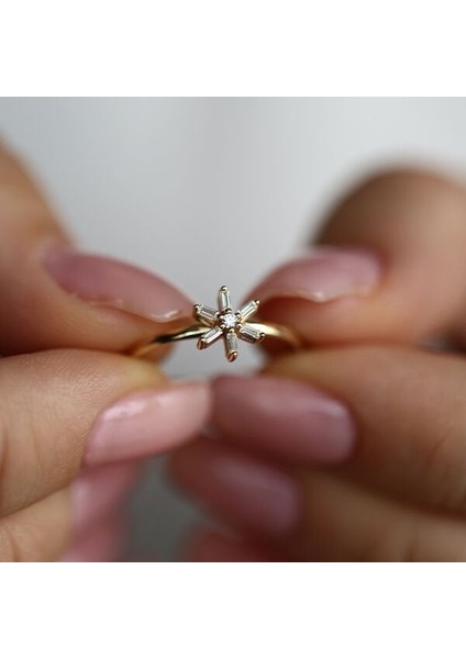 Daisy Taş Detaylı Altın Yüzük modelleri