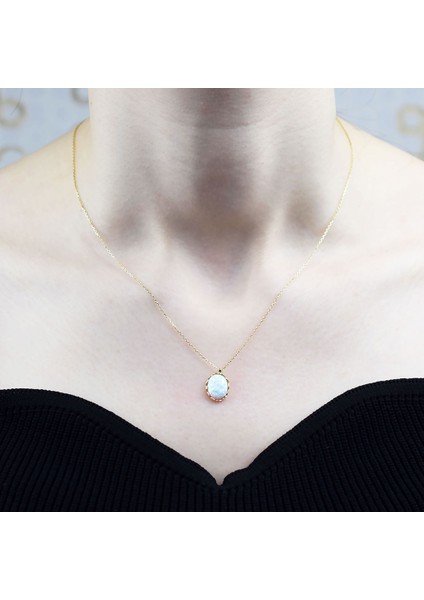 Opal Taşlı Oval Altın Kolye