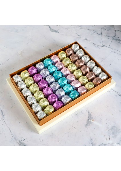 Krem Kutuda Yaldızlı Kristal Çikolata (750g) fiyatları