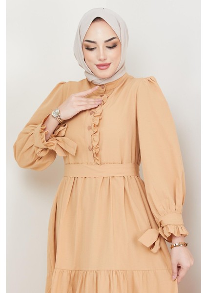 Önü Fırfırlı Kolu Bağlamalı Elbise Camel