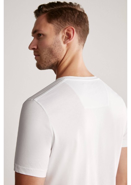 Logolu Pima Pamuk Beyaz T-Shirt fırsatları