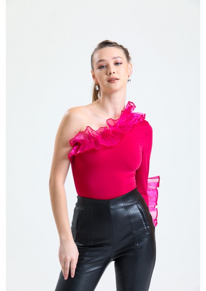 Sassy Fuşya Yaka ve Tek Kol Detaylı Çıtçıtlı Body