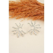 By Zeyna Aksesuar Kadın Özel Tasarım 4 cm Güneş Figürlü Küpe