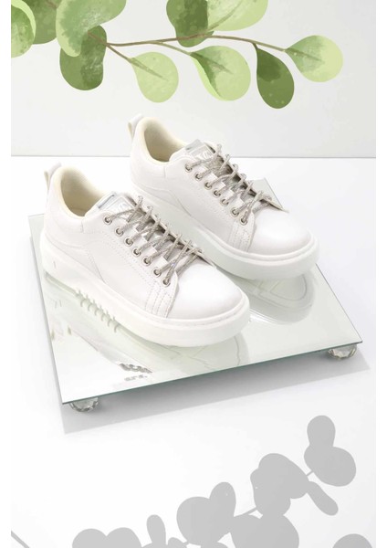 Beyaz Kadın Sneaker K01345016009 modelleri