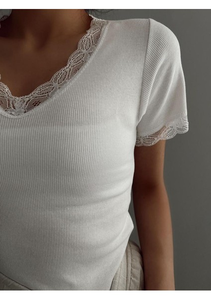 Dantel Detay Pamuklu T-Shirt modelleri