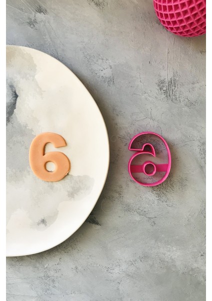 Pembe 6 Rakamı Hamur Şekillendirici / Kurabiye Kalıbı