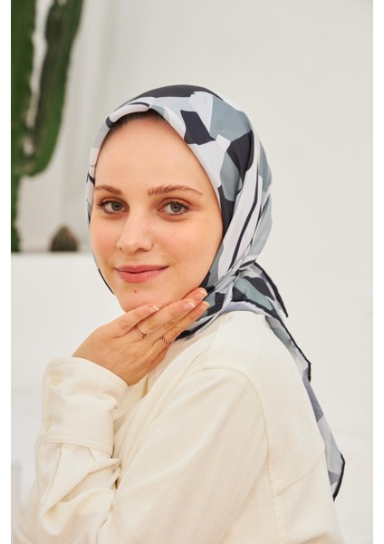 Daphne Desenli Siyah Beyaz Pamuk Viskon Eşarp