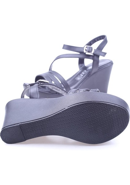 2809 Kadın 9 cm Dolgu Topuklu Cilt Sandalet indirimleri