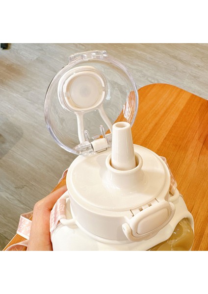 Çocuk Ayısı Plastik Hasır Su Şişesi 1000ML Kayışlı (Yurt Dışından)