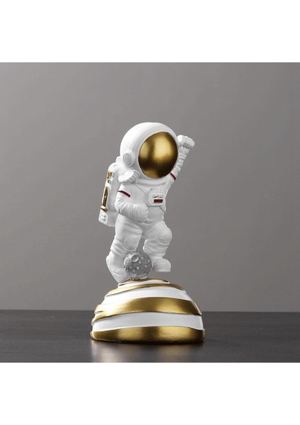 Astronot Heykeli Yaratıcı Spacean Dekorasyon Masası Oturma Odası Kick Ball Için Figürler (Yurt Dışından) modelleri