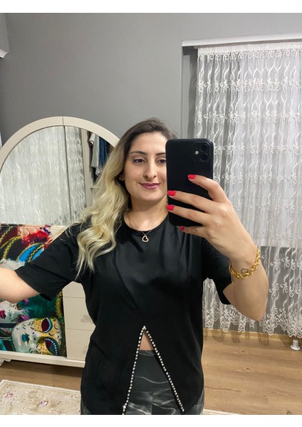 Birinciden Siyah Dikme Taş Yırtmaçlı Tişört fiyatları