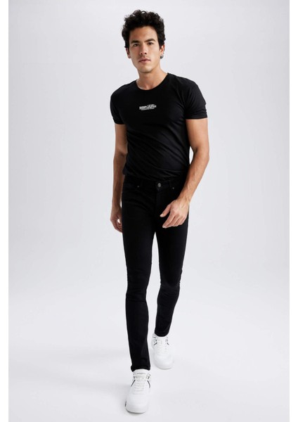 DeFacto Super Skinny Fit En Dar Kalıp Normal Bel Ekstra Dar Paça Jean Pantolon R8752AZ23SP fiyatları