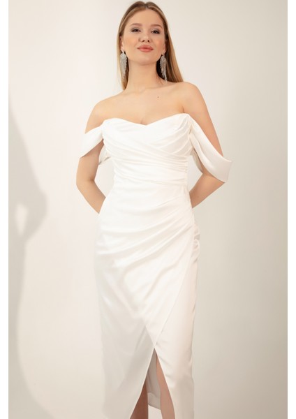 Kadın Beyaz Kayık Yaka Drapeli Midi Abiye Elbise modelleri
