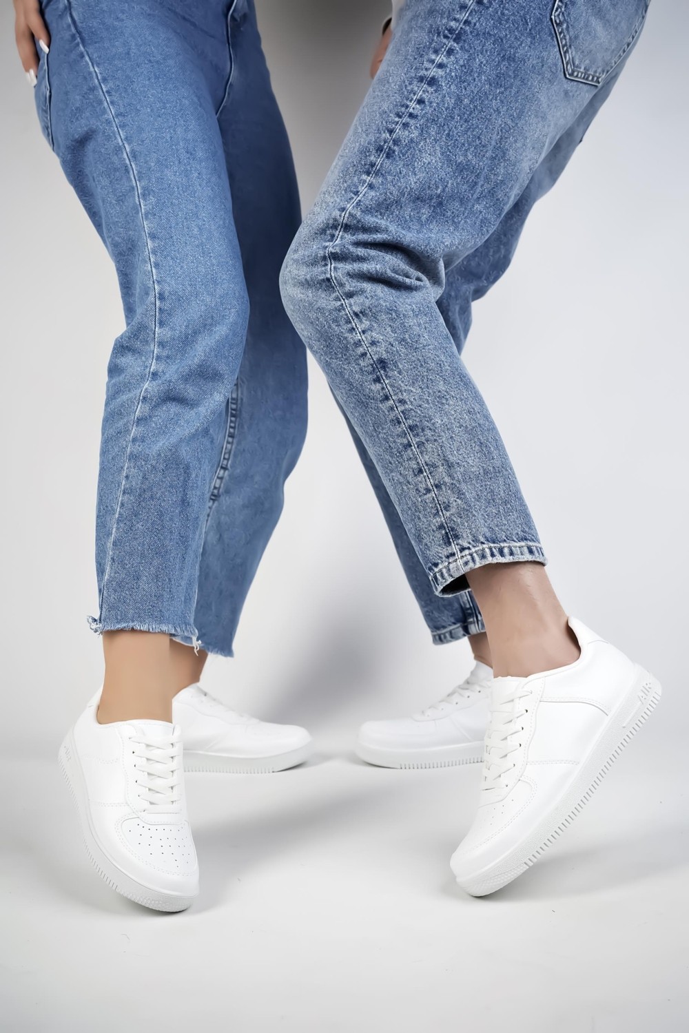 Muggo Unisex Sneaker Ayakkabı Suni Deri Siyah - Beyaz Düz Taban Günlük Kullanım İçin