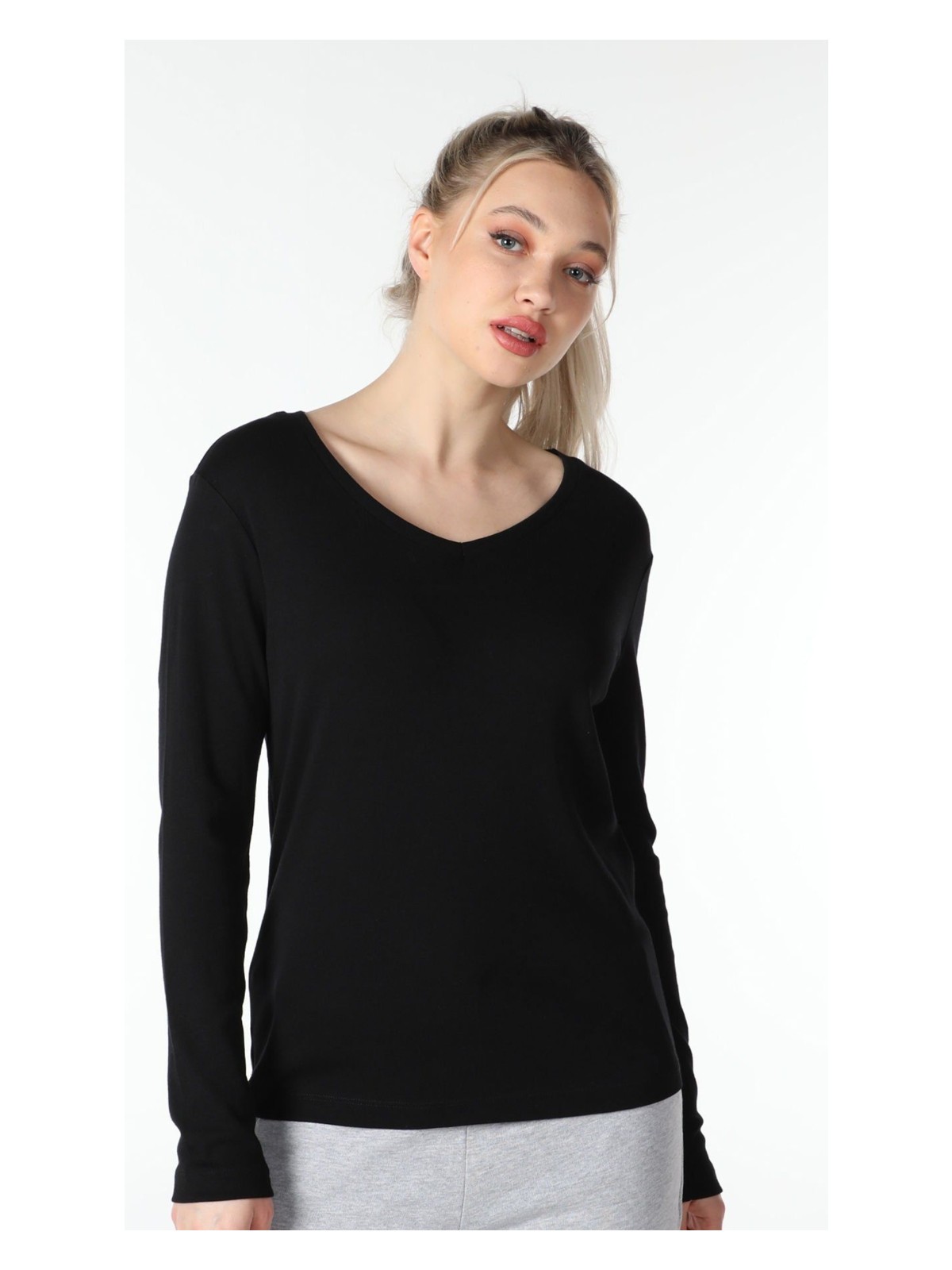 Defy's Kadın V Yaka Uzun Kollu Regular Fit Basic Tişört Siyah