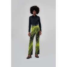 Mizalle Desenli Piliseli Yeşil Pantolon