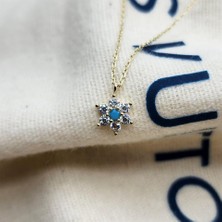 Fasek Gold Altın Kolye - Ortası Firuze (Turkuaz) Taşlı Çiçek Tasarımlı Pırlanta Montürü 14 Ayar Altın Kolye