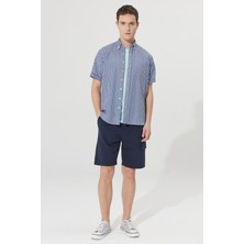 ALTINYILDIZ CLASSICS Erkek Beyaz-Lacivert Comfort Fit Geniş Kesim Düğmeli Yaka Pamuklu Pötikareli Kısa Kollu Tişört