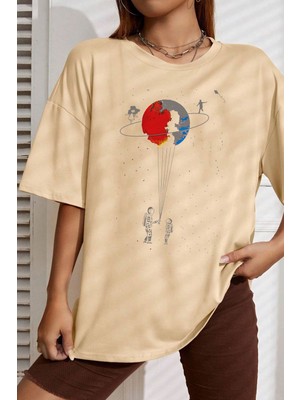 Trendypassion  Evren Temalı Baskılı T-Shirt