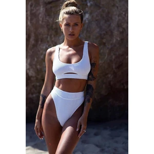 Göğüs Dekolteli Bikini Üstü Beyaz